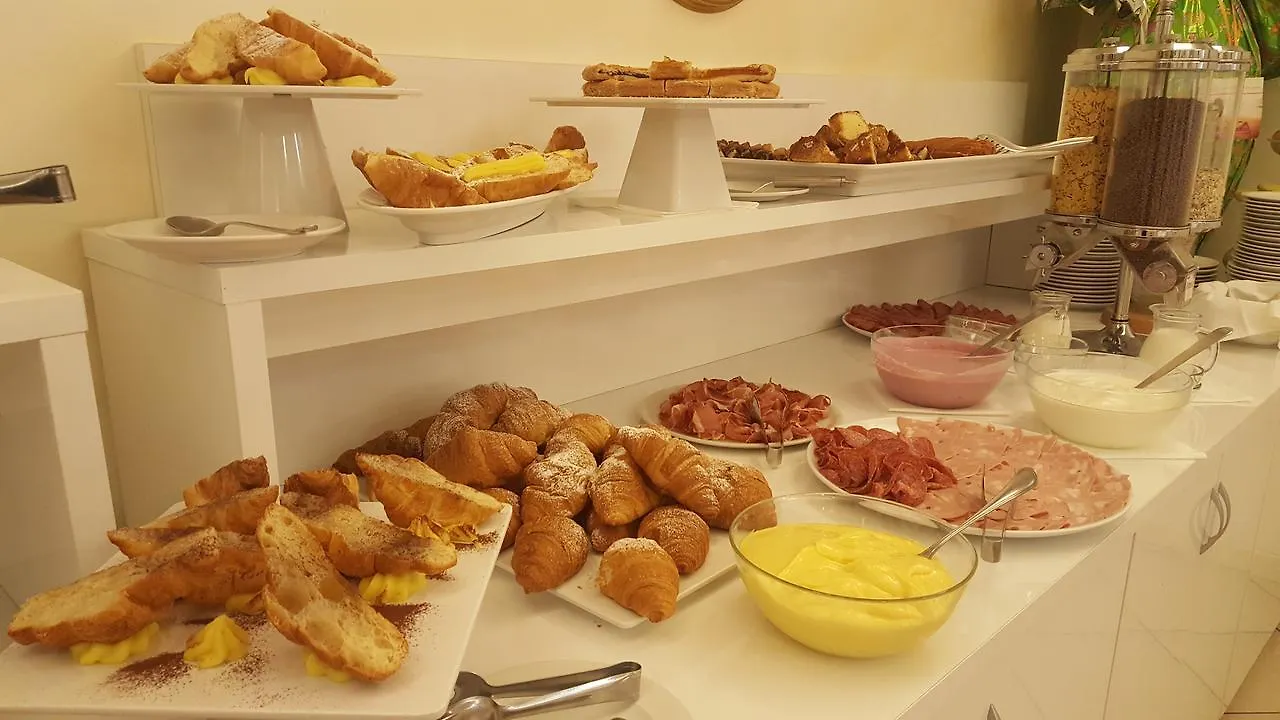 Hotel Gioiosa Cesenatico 3*,